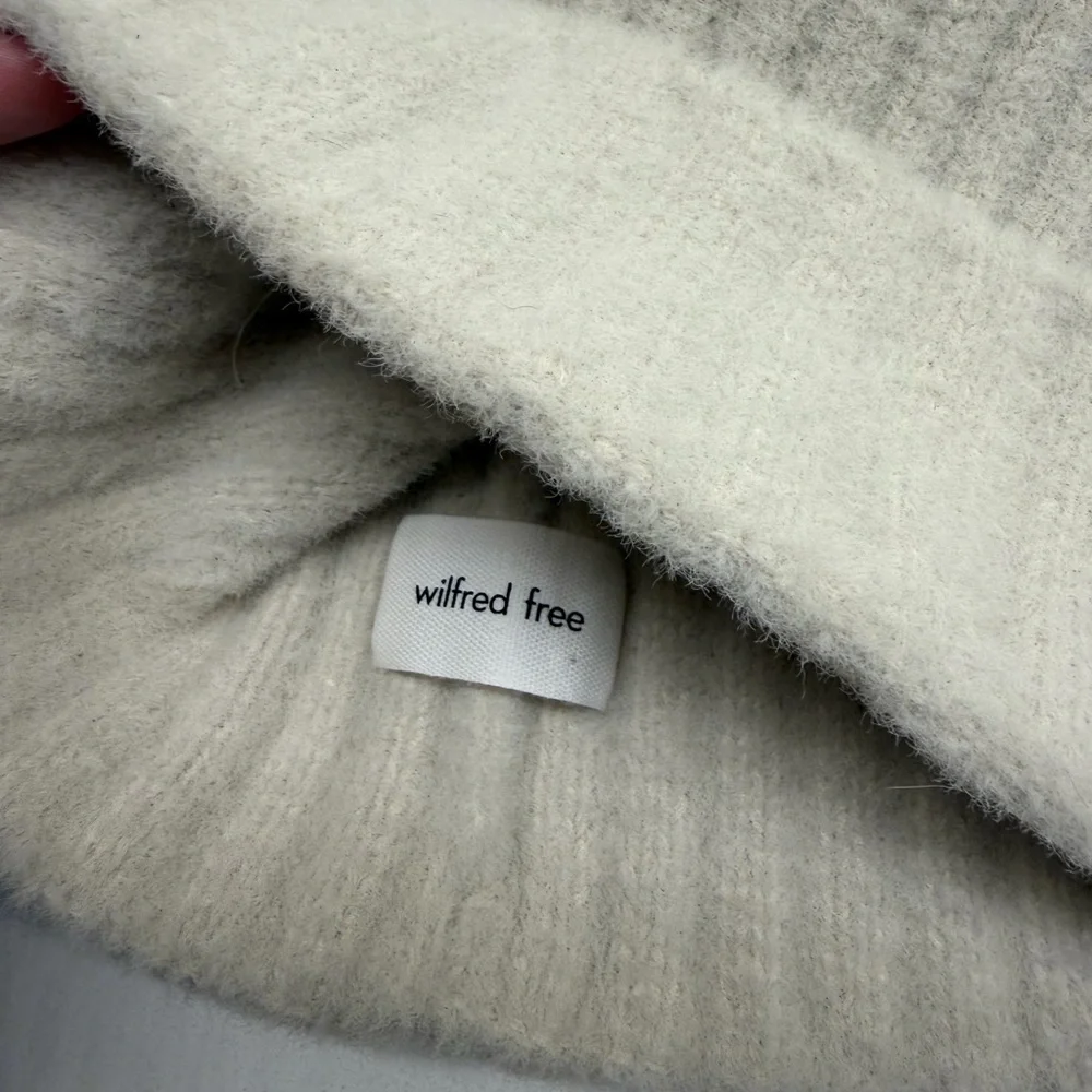 Wilfred Free by Aritzia Cozy Cream Knit Beanie - Picture 2 of 3